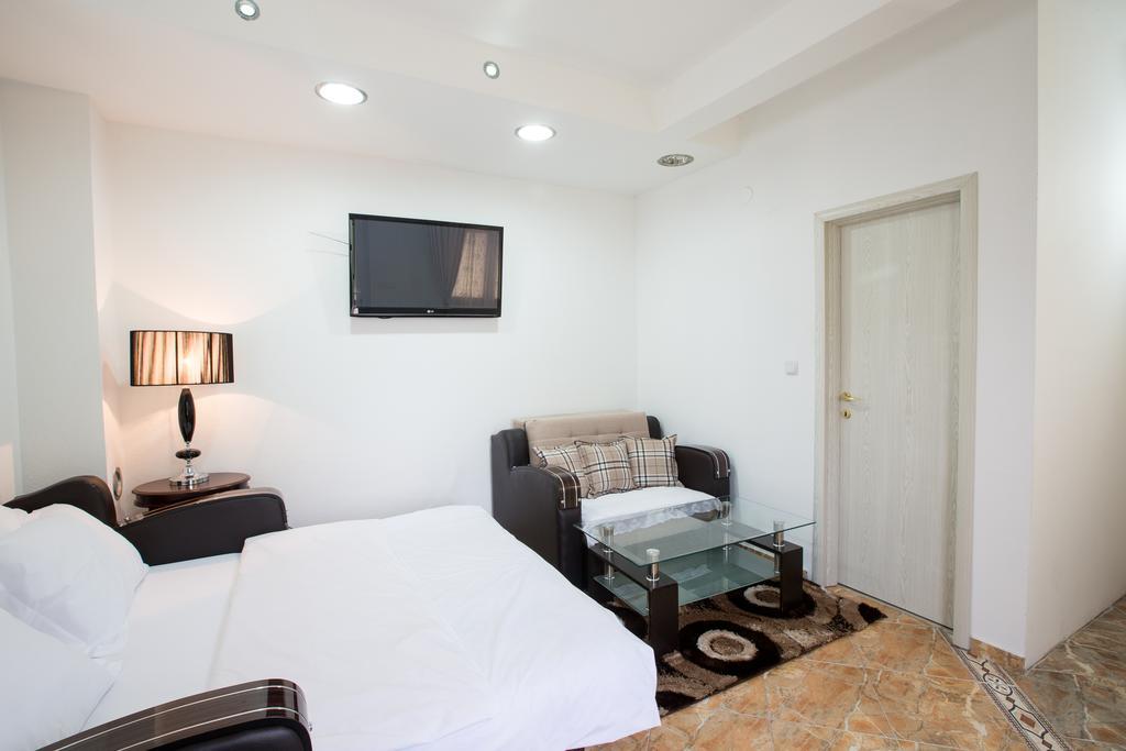 Apartments Koprivica Nikšić Δωμάτιο φωτογραφία